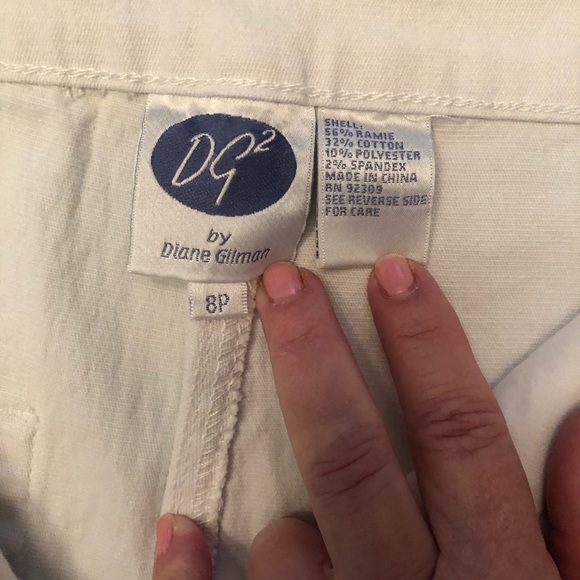 Jeans, DG2 White Stretch Skinny Jeans with ankle zippers and gold accent… - Picture 14 of 16